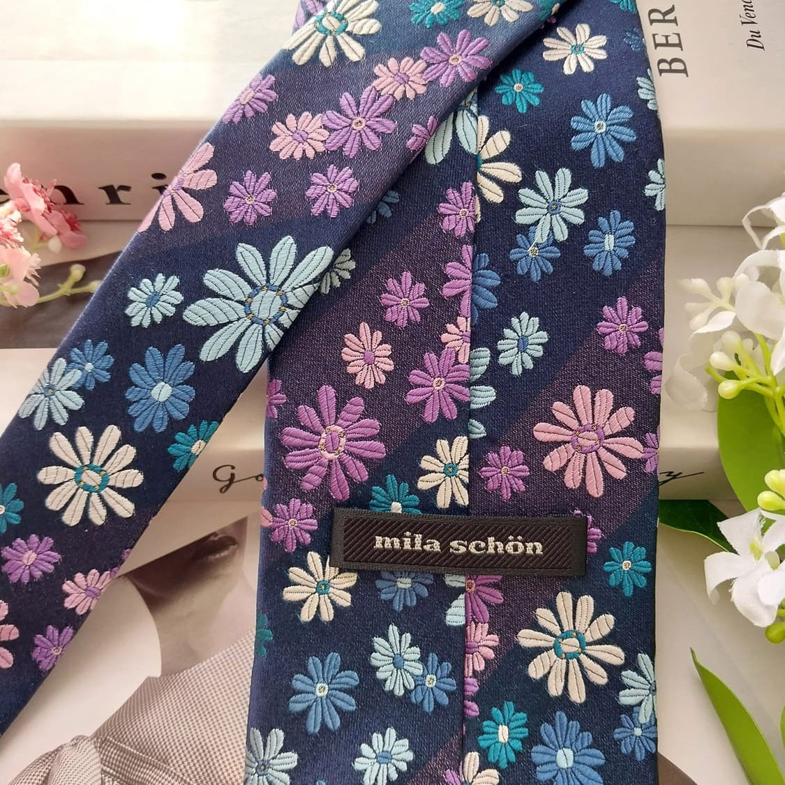밀라숀 실크 네이비 플로럴 패턴 넥타이 9.7cm A+등급 K2114
 상품이미지7