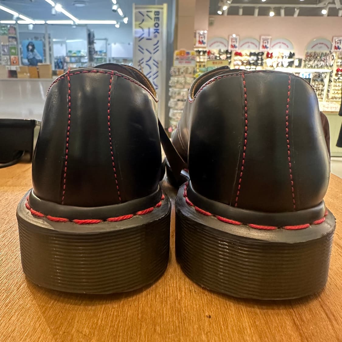 닥터마틴 1461 ‘블랙/레드 스티치’ 상품이미지6