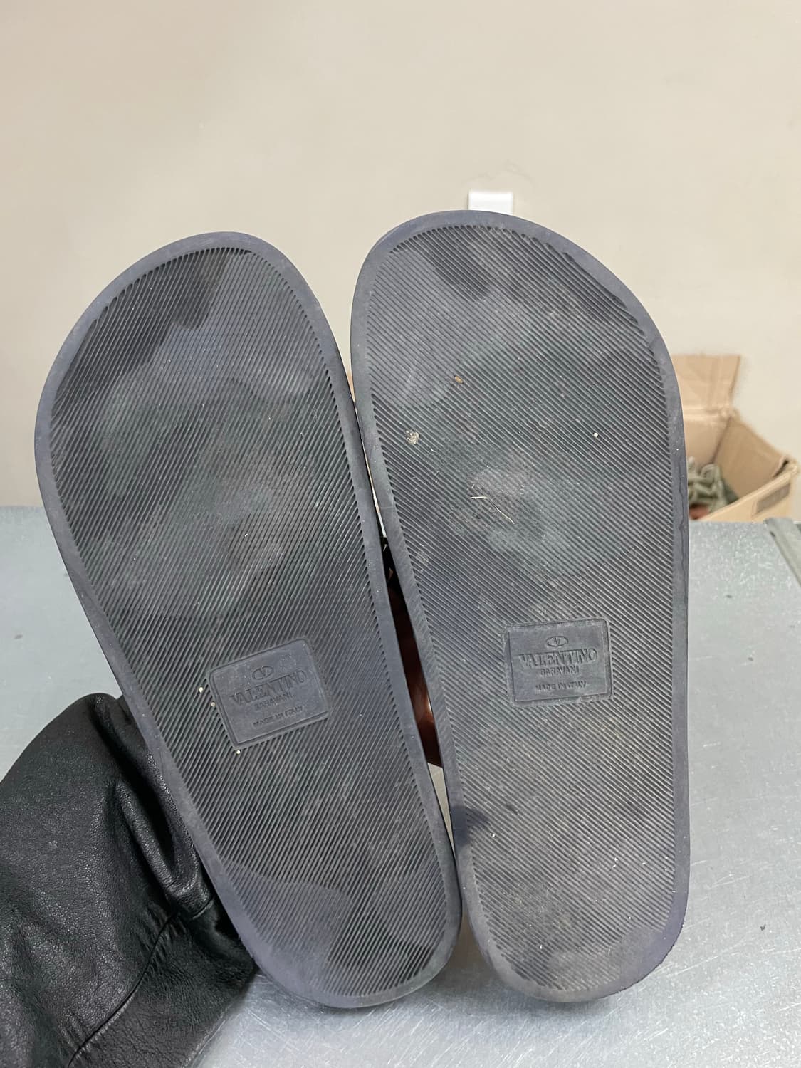 발렌티노 락스터드 러버 슬라이드 EU42 (gr-3999) 상품이미지6