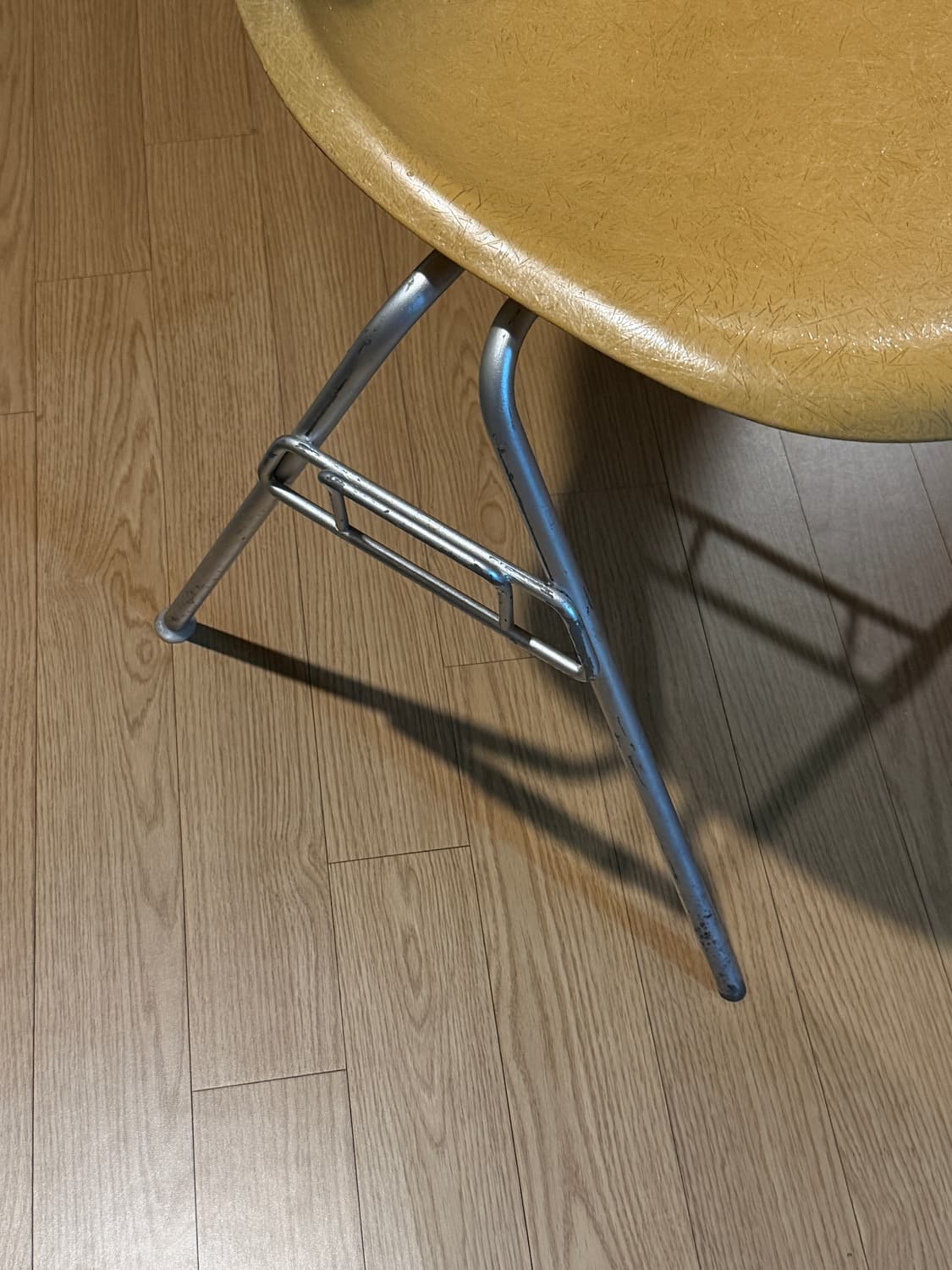 허먼밀러 임스체어 파이버글라스 판매합니다 상품이미지2