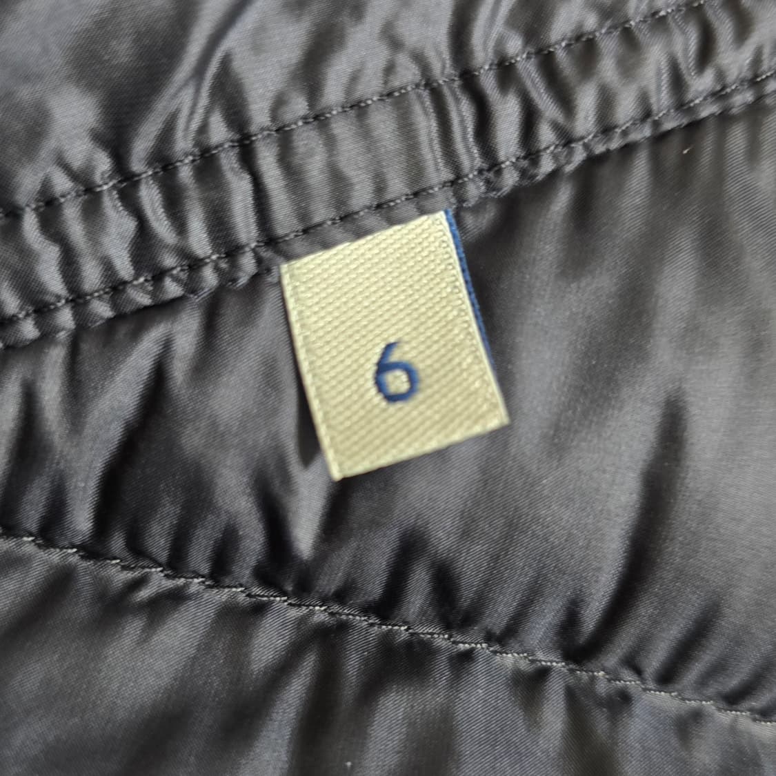 24fw 몽클레어 바트 조끼 패딩 6사이즈 110 판매 상품이미지4