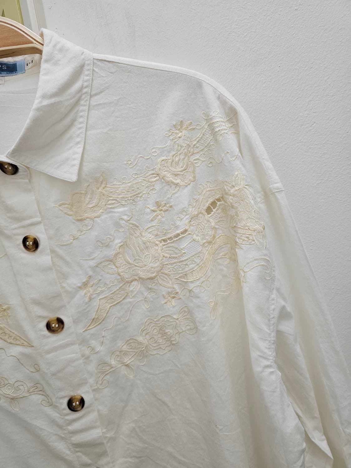 90's QPS 아이보리 자수 셔츠 상품이미지5