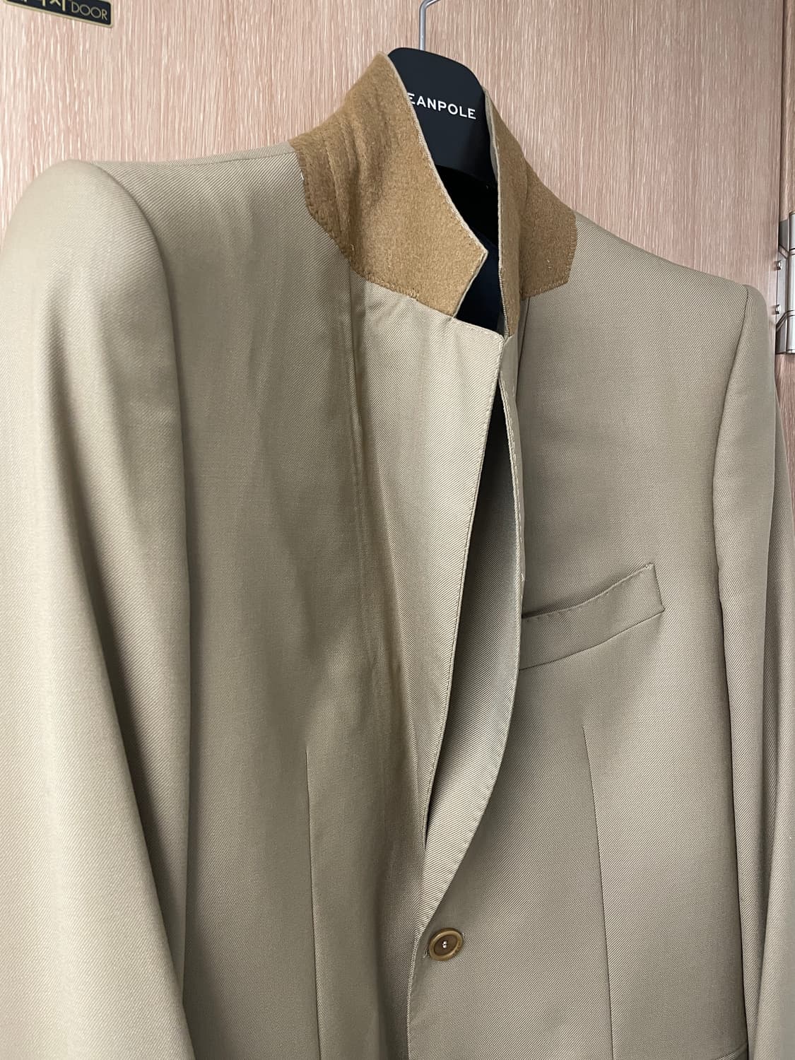 ZARA Concaved Shoulder Carmel Blazer 상품이미지3