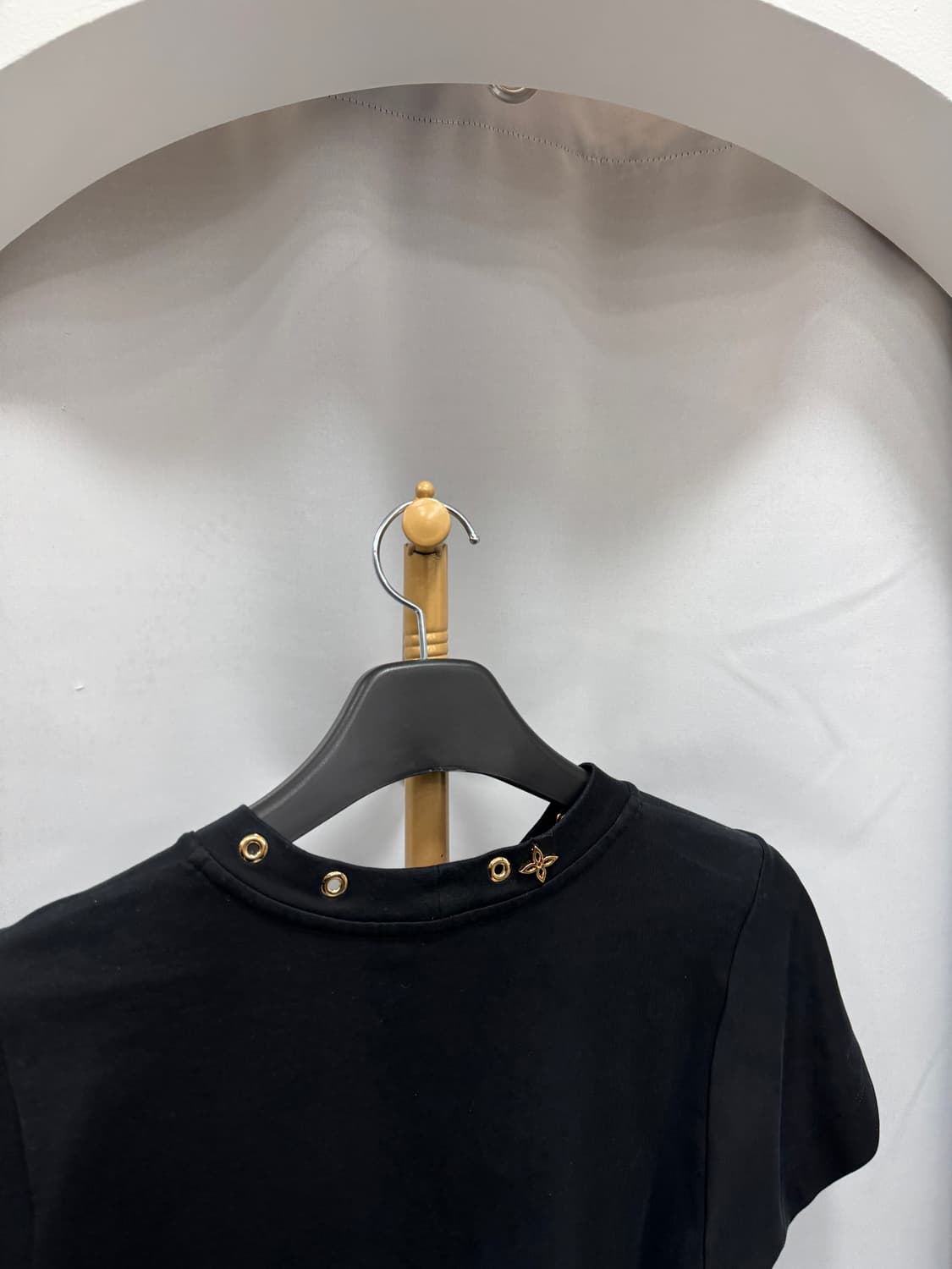 백화점판 루이비통 사이드 스트랩 반팔티 XS  상품이미지2