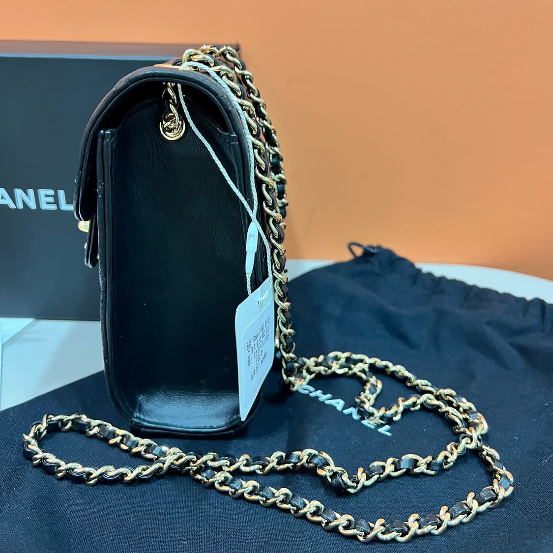 [정품] 샤넬 A81102 램스킨 금장 폰홀더 미니 크로스백 상품이미지3