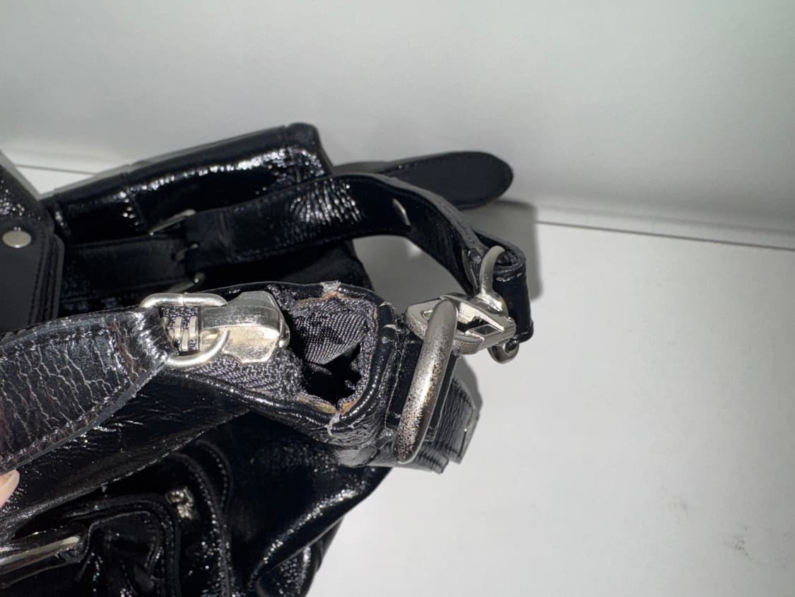 MCM 유광레더 숄더백 크로스백 블랙 상품이미지3