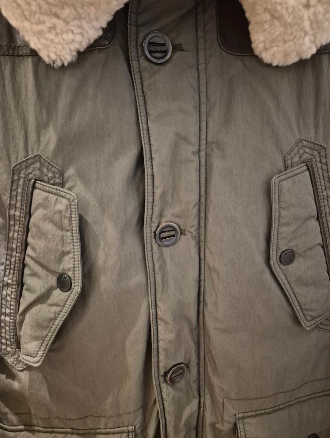 C.P 컴퍼니 고글 후드 패딩 자켓 105 상품이미지4