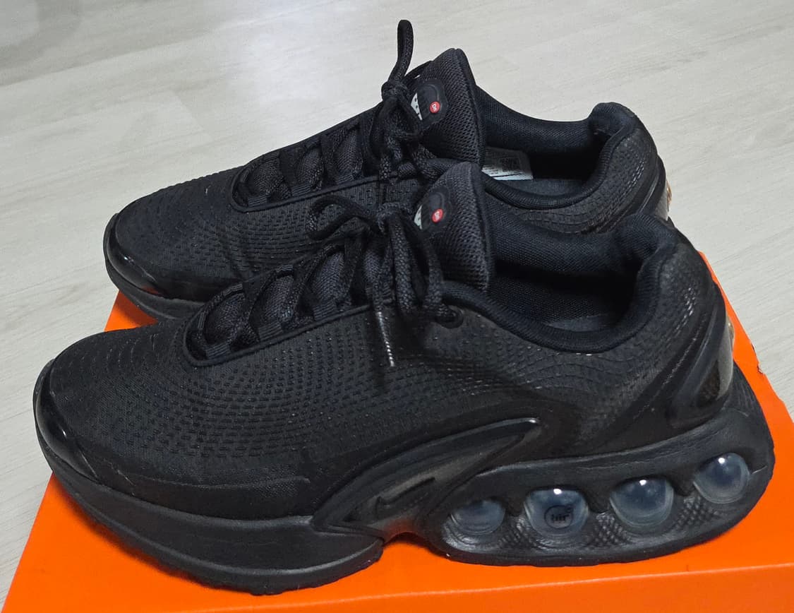 나이키 에어 맥스 Dn 트리플 블랙  상품이미지2