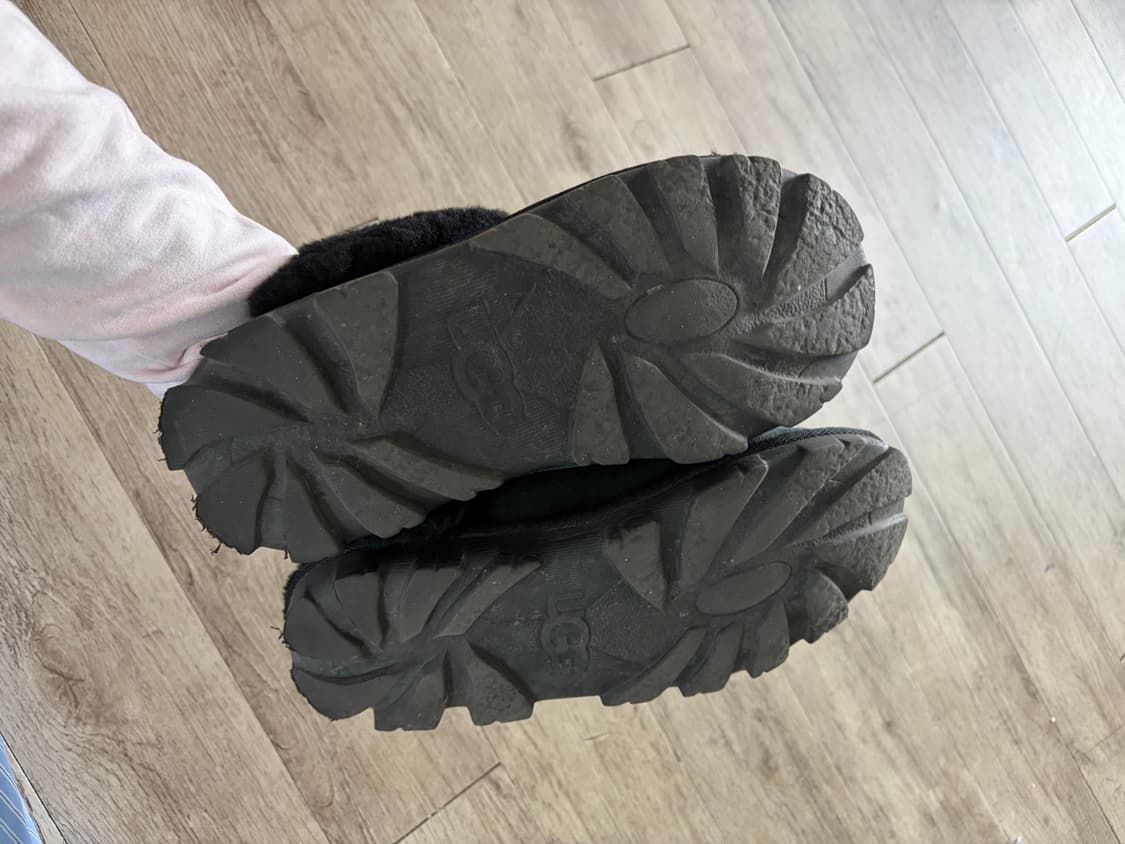 ugg 어그 블랙 슬리퍼 상품이미지2