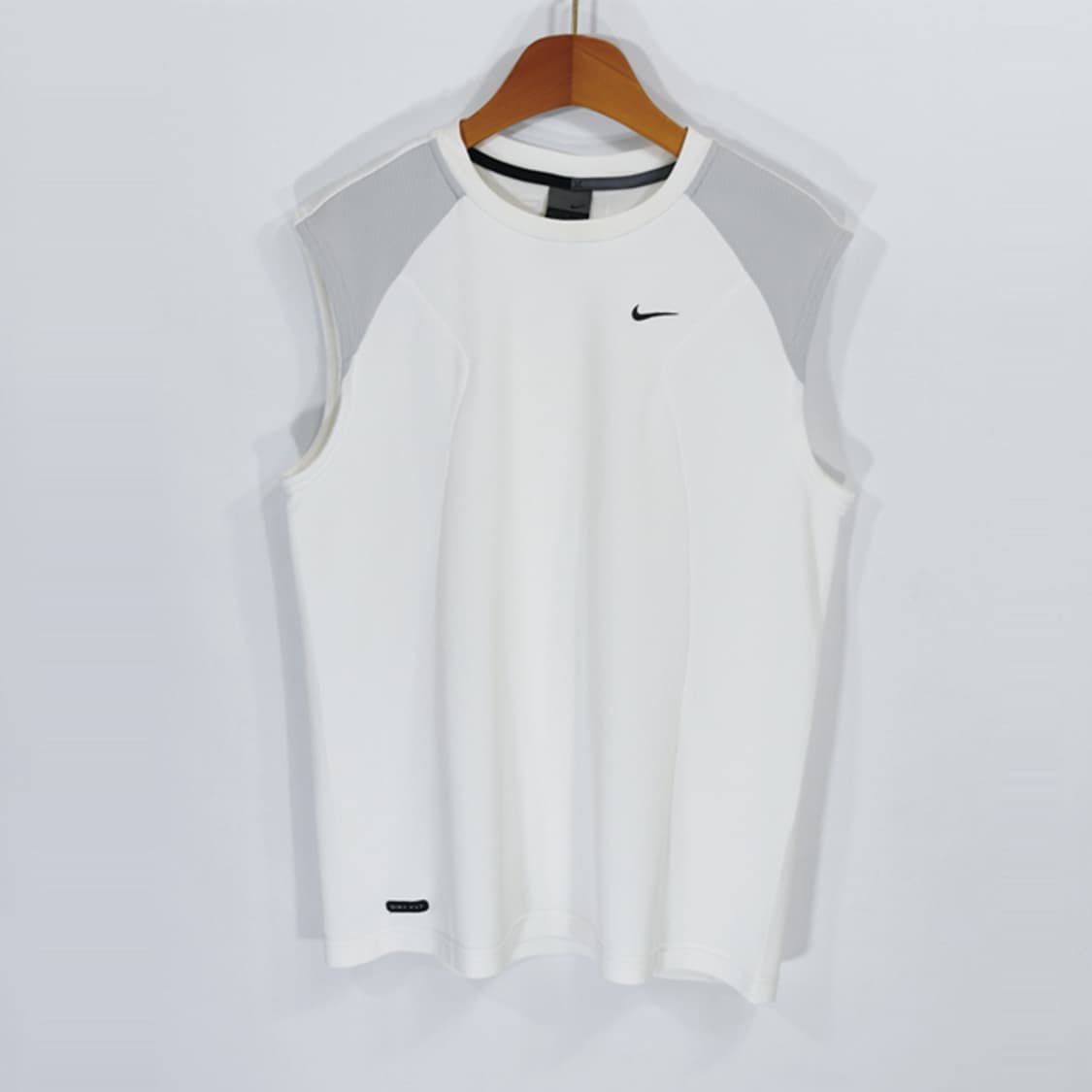 Nike Dri-Fit 민소매 티셔츠 상품이미지1