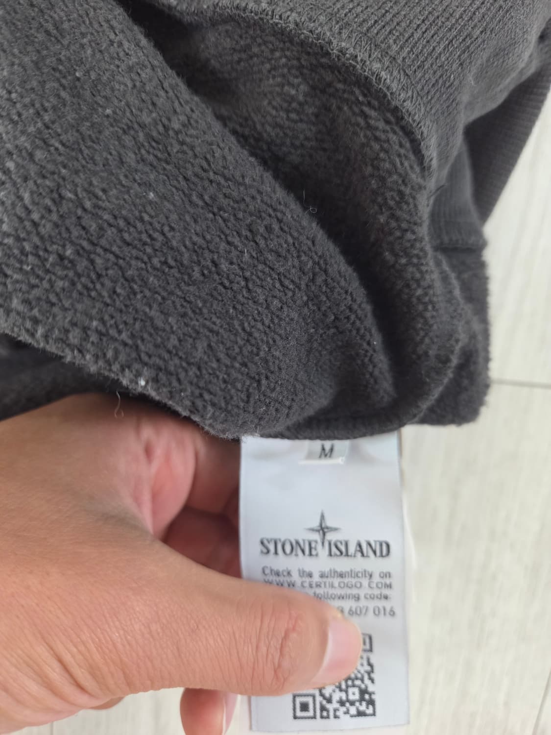 스톤아일랜드 챠콜 맨투맨 M 상품이미지3