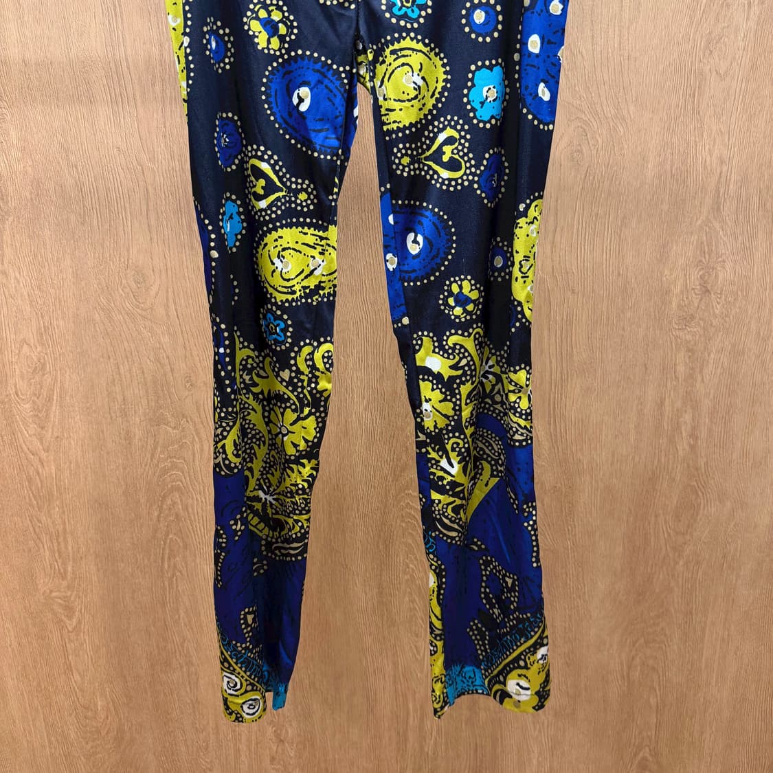 모스키노 진스 슬림 팬츠 아트워크 페이즐리 도트 믹스 패턴 디테일 블랙 상품이미지5