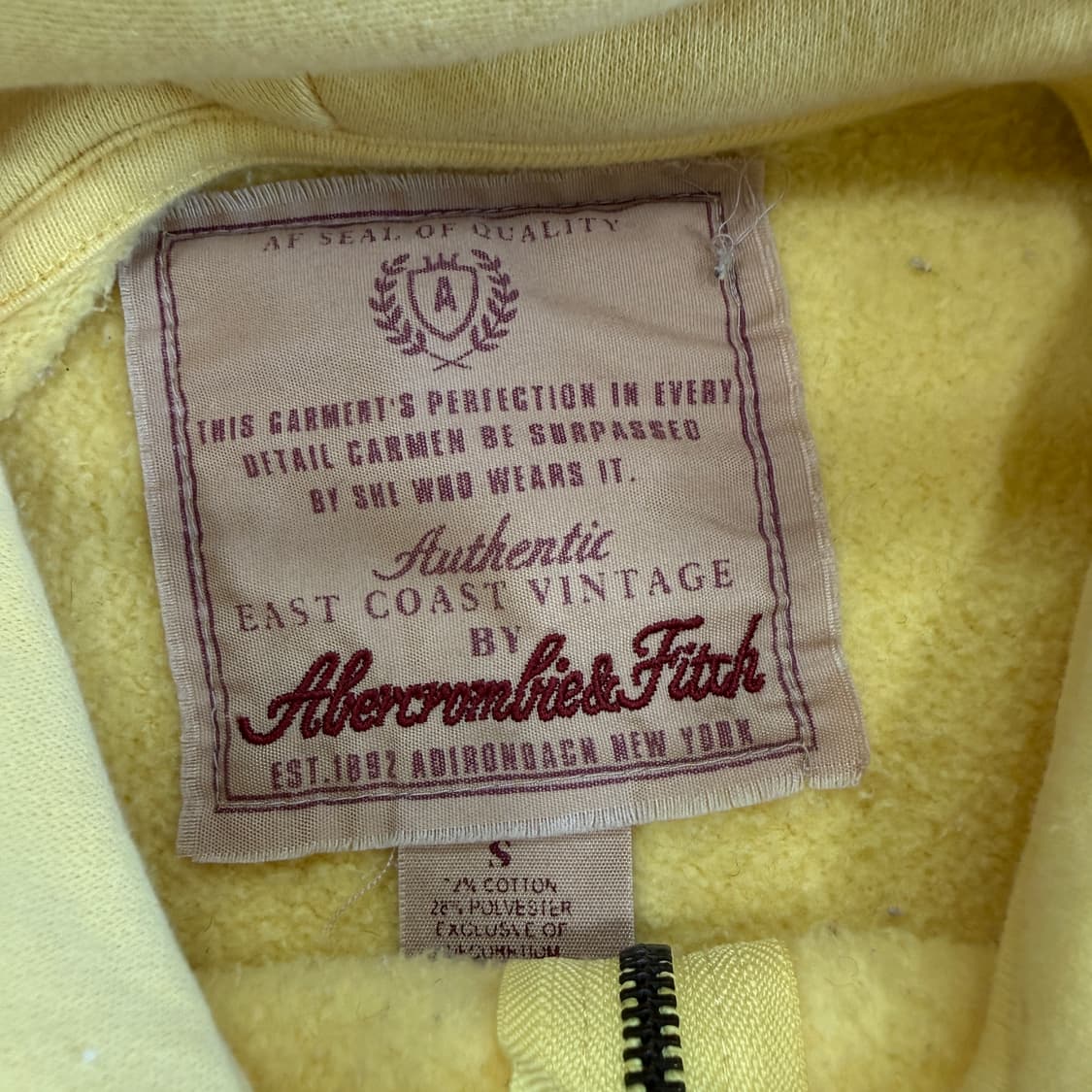 Abercrombie 아베크롬비 크림 옐로우 자수 후드집업 상품이미지6