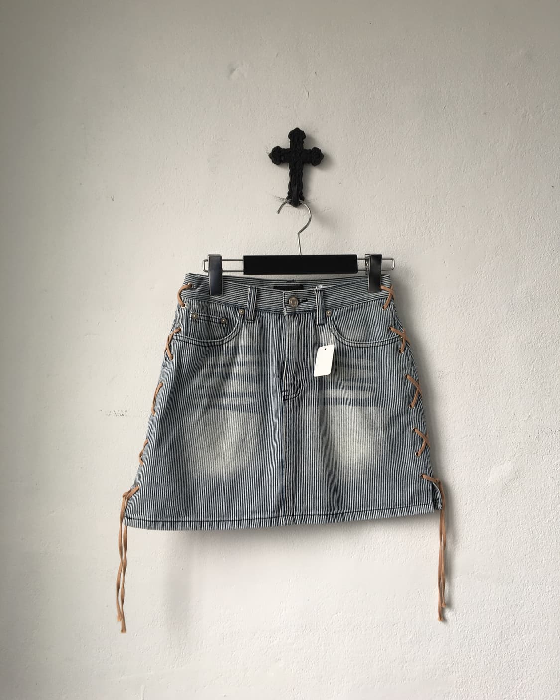 Side lace up point stripe pattern mini s 상품이미지1