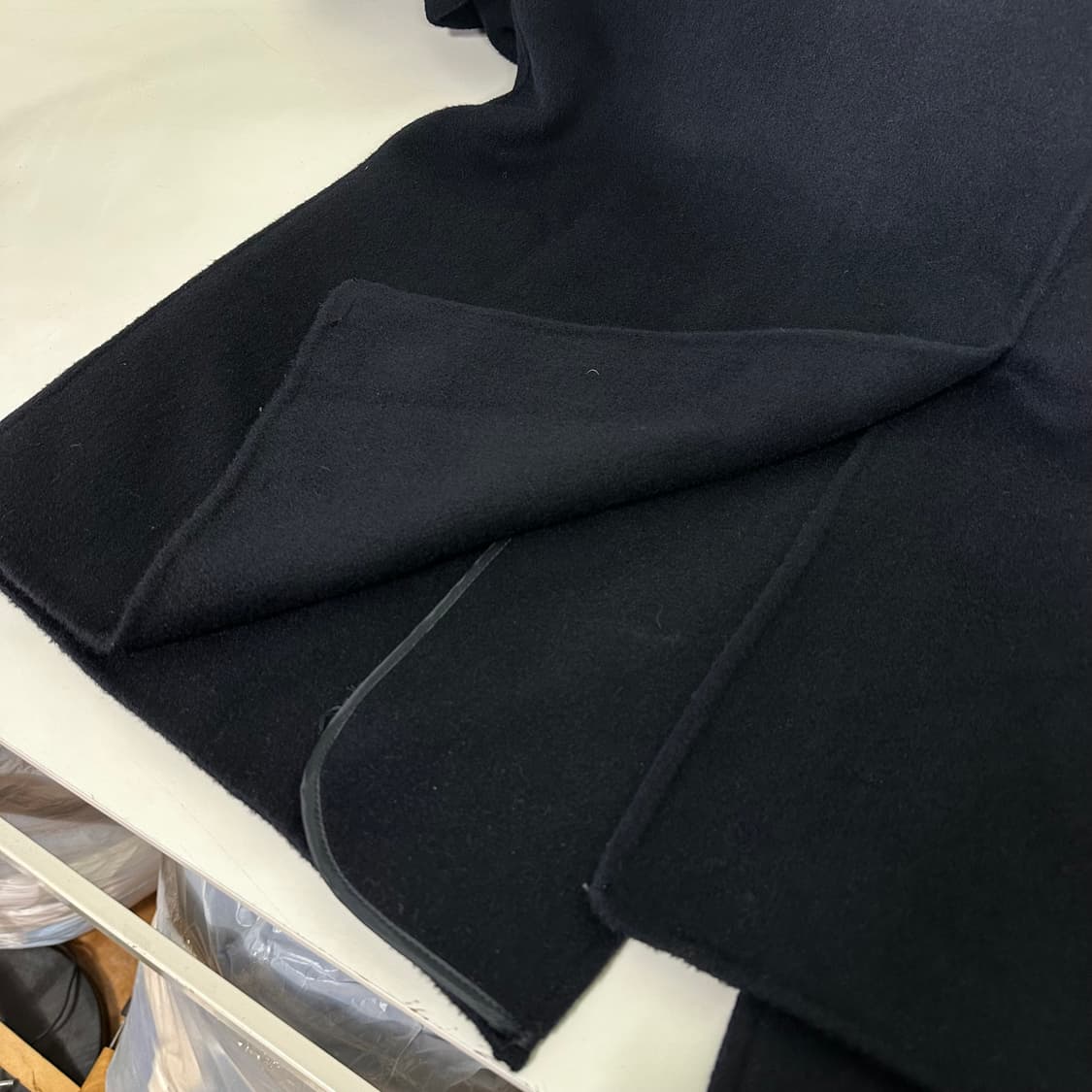 우먼OS 스튜디오톰보이 오버핏 다크네이비 핸드메이드 캐시미어코트 상품이미지6