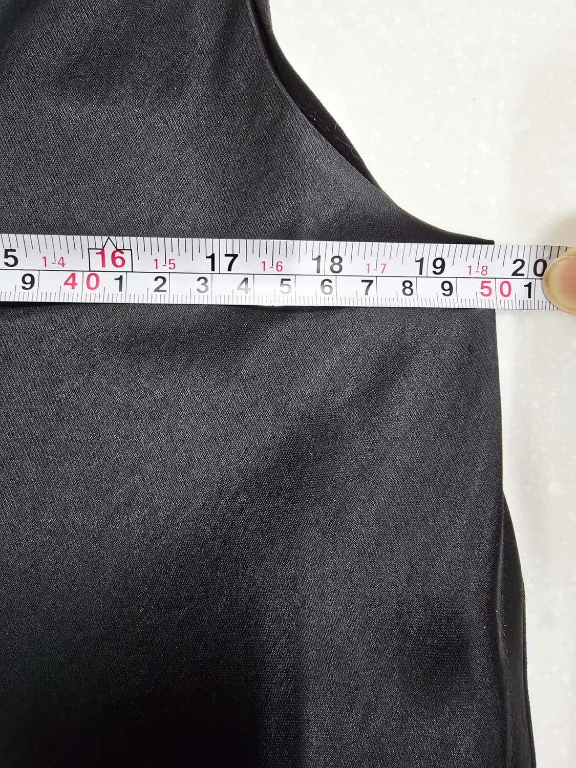 마인 블랙 브이넥 민소매 블라우스 상품이미지7