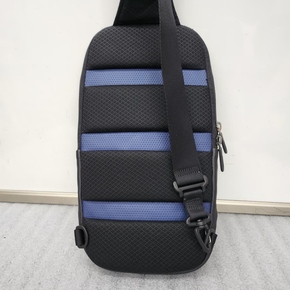 CODO GEAR 슬링백 네이비 40x23cm 상품이미지5