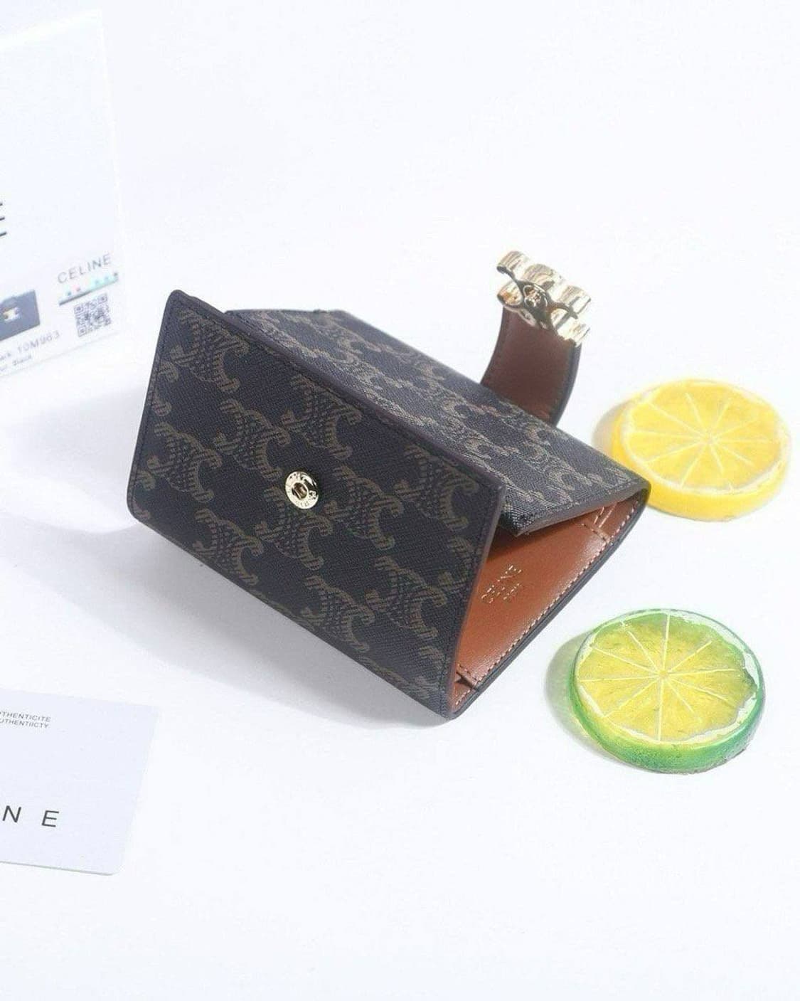 셀린느(Celine)의 트리옹프 캔버스 스몰 플랩 지갑 상품이미지6