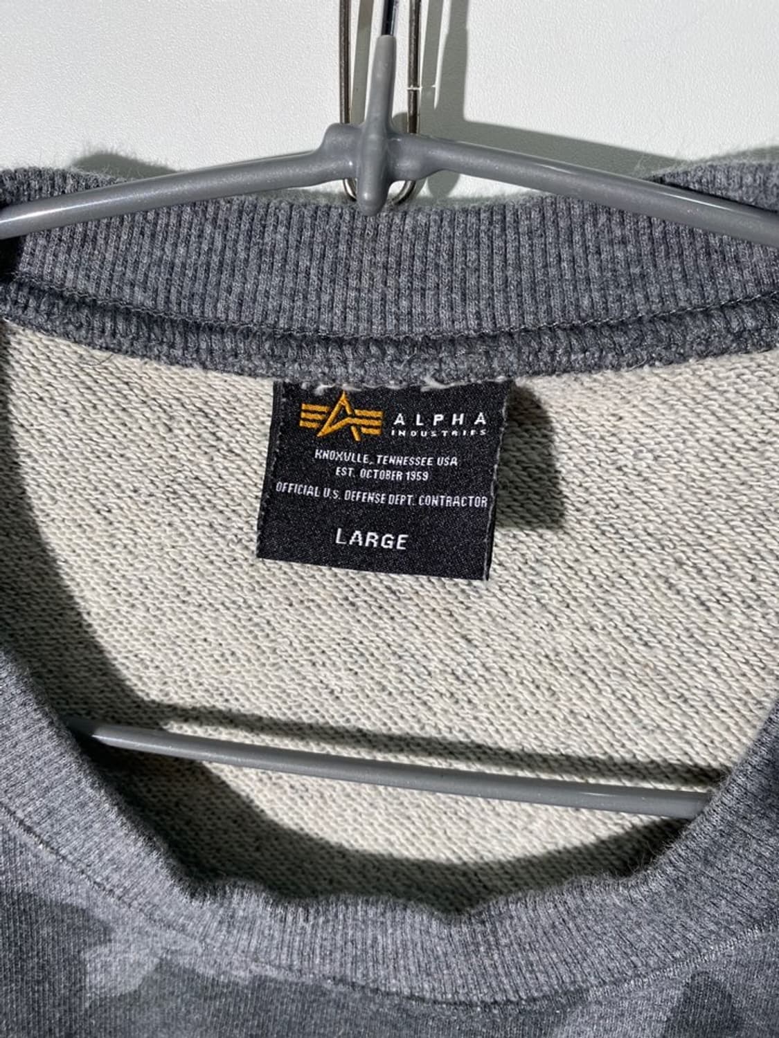 알파 인더스트리 산타 크루즈 카모 패턴 맨투맨 상품이미지3