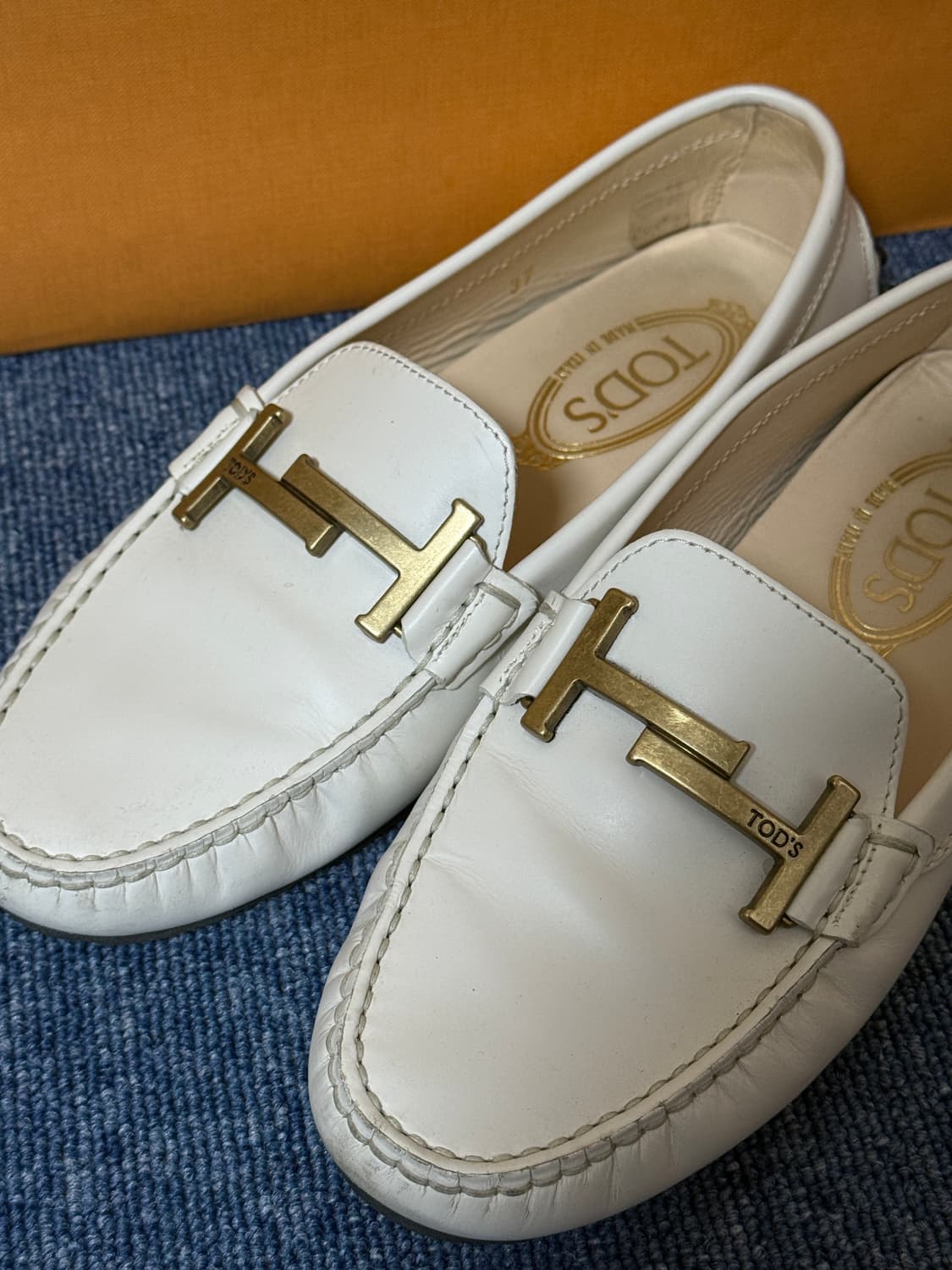 토즈 여성 고미니 도피아 로퍼 화이트 (사이즈 37) 상품이미지3