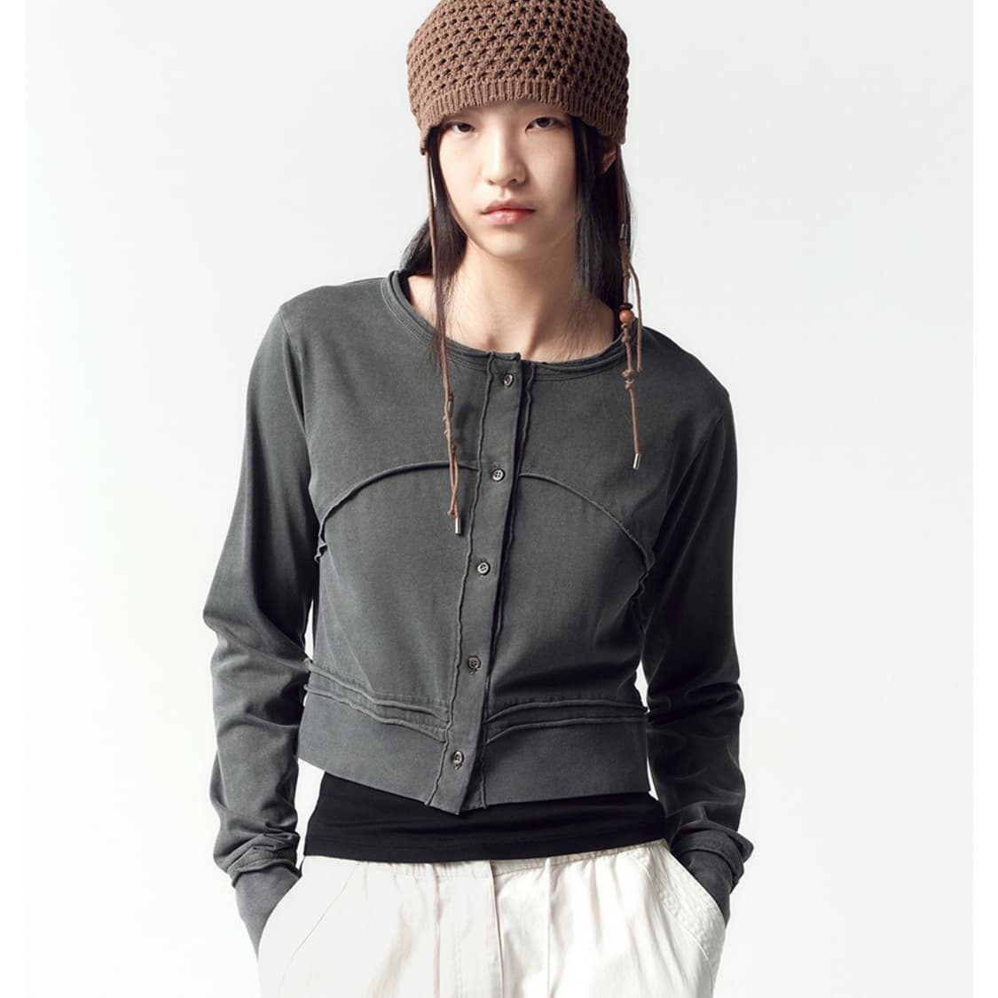 슬림 컷오프 가디건 CHARCOAL 상품이미지2