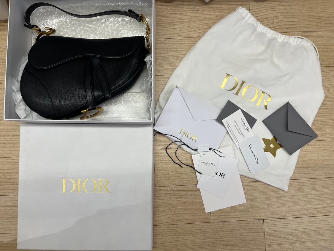 정품 디올 새들뱍 미듐 블랙 상품이미지1