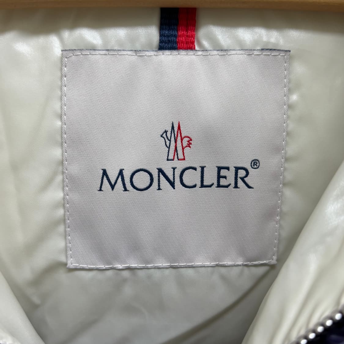 [4]몽클레어 배색 패딩점퍼 상품이미지3