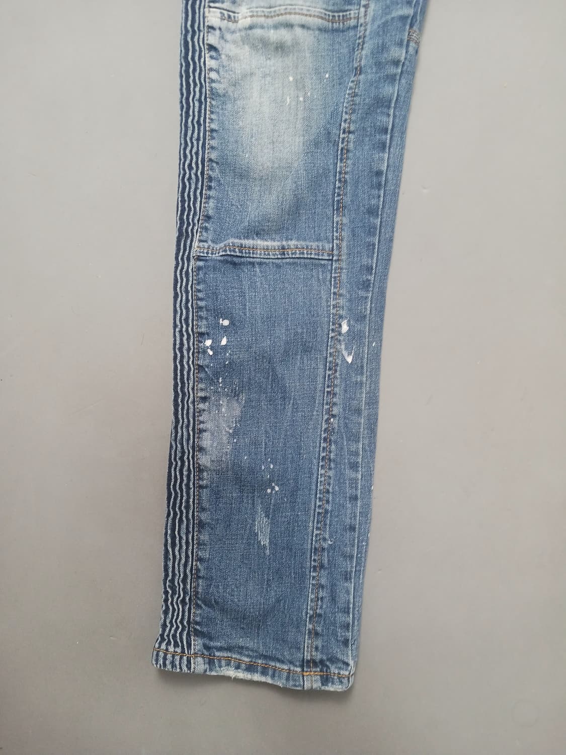 [32] 디스퀘어드2 화이트 스플래터 타이디바이커진 청바지 상품이미지3