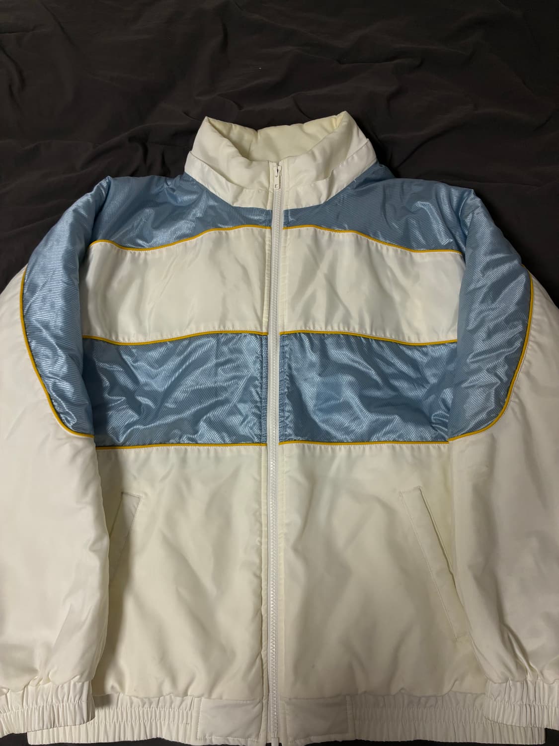 슈프림 19fw 스포츠 파이핑 푸퍼 자켓 상품이미지1