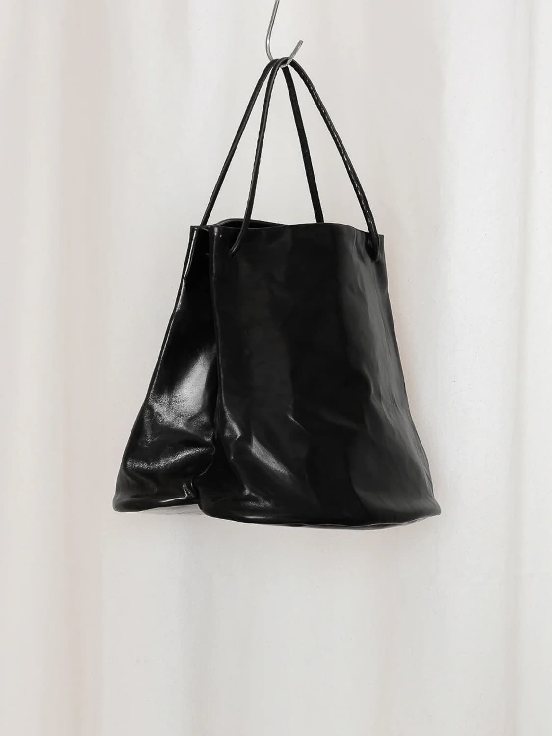 [마지막가격]S18 NO.17 BLACK LEATHER HOOF BAG 상품이미지3