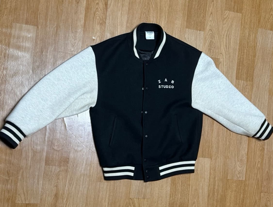 아이앱 스튜디오 바시티 자켓 상품이미지1