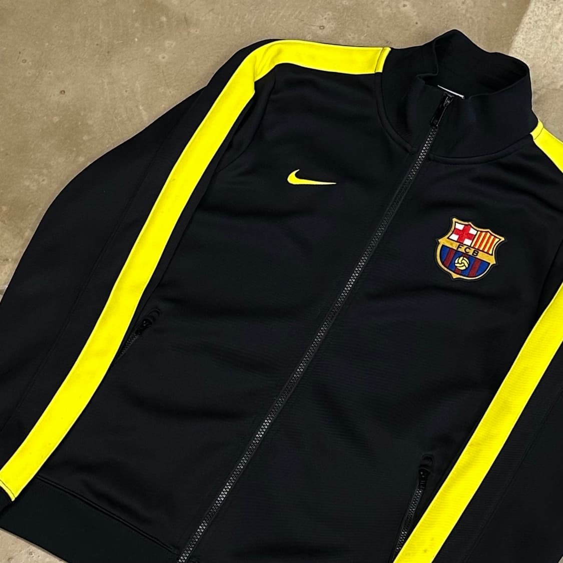 M 나이키 바르셀로나 옐로우라인 블랙 트랙탑 상품이미지1
