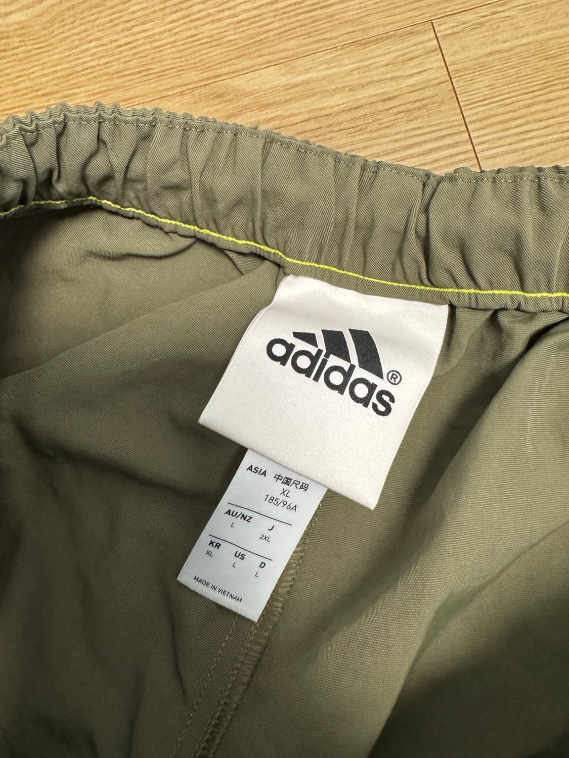 아디다스 파라슈트 트랙팬츠 카키 XL 상품이미지4