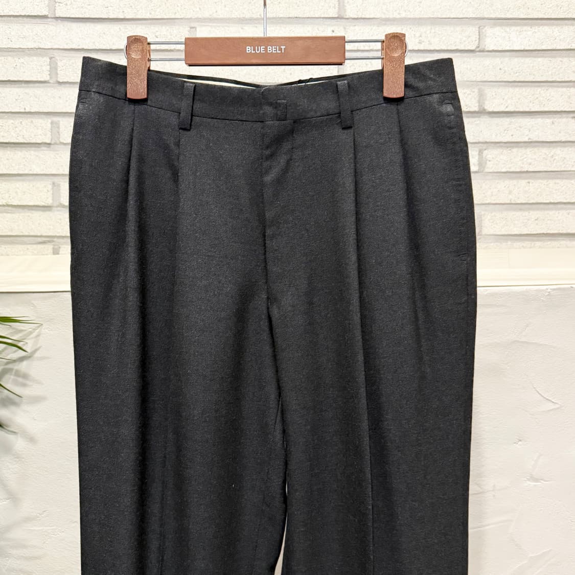 DAKS 닥스 퓨어울 핀턱 롱슬랙스 롤업 디테일 차콜 상품이미지4