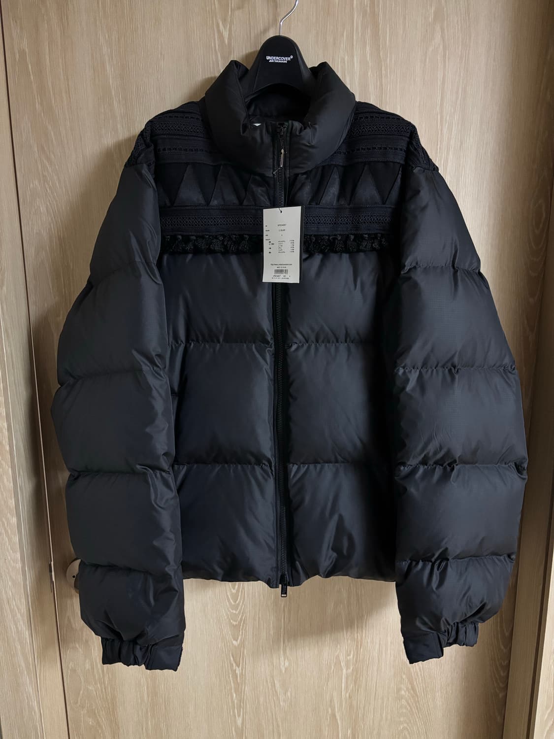 언더커버 23aw Tribal Motif 스캡 다운패딩 블랙 4 상품이미지1