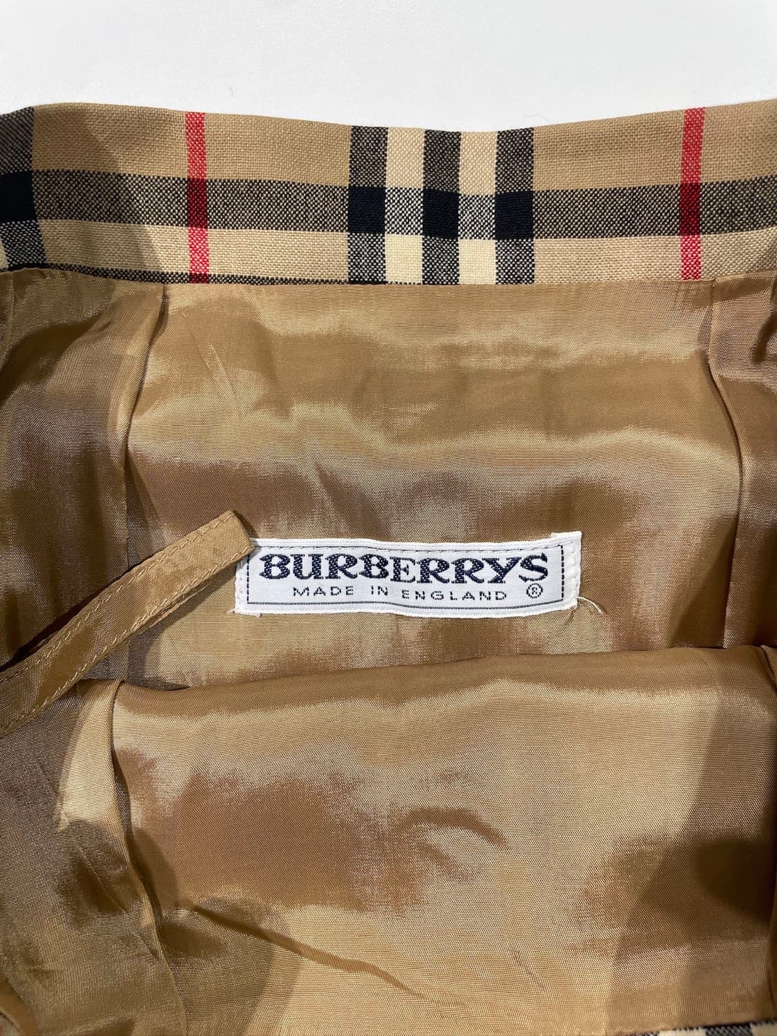 버버리 베이지 노바체크 버클 플리츠 미디스커트 상품이미지7