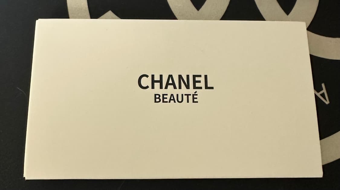 샤넬 헤어 클립 세트 (베이지/레드/블랙) 상품이미지4