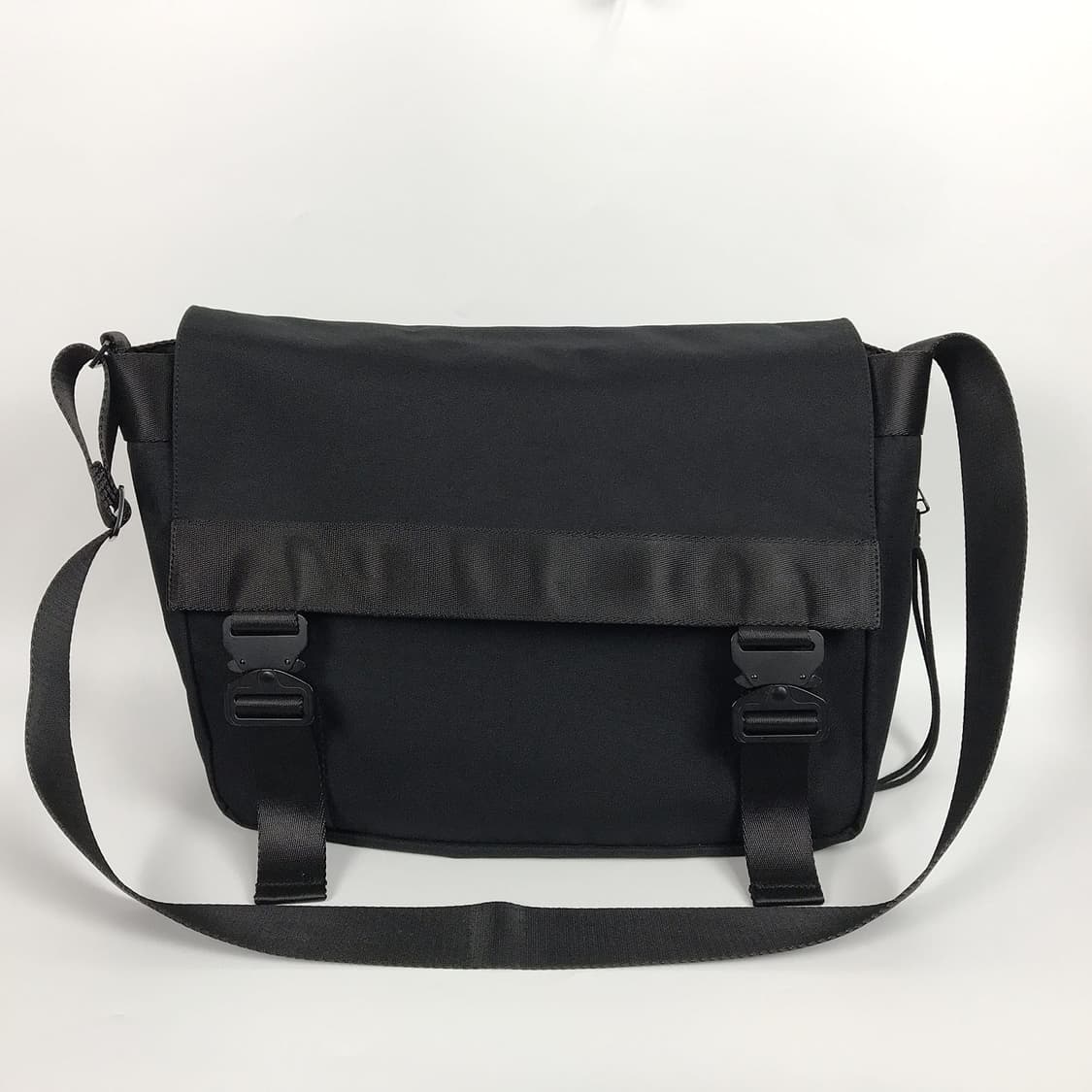 메종미네드 메신저백 크로스백 가방 상품이미지1