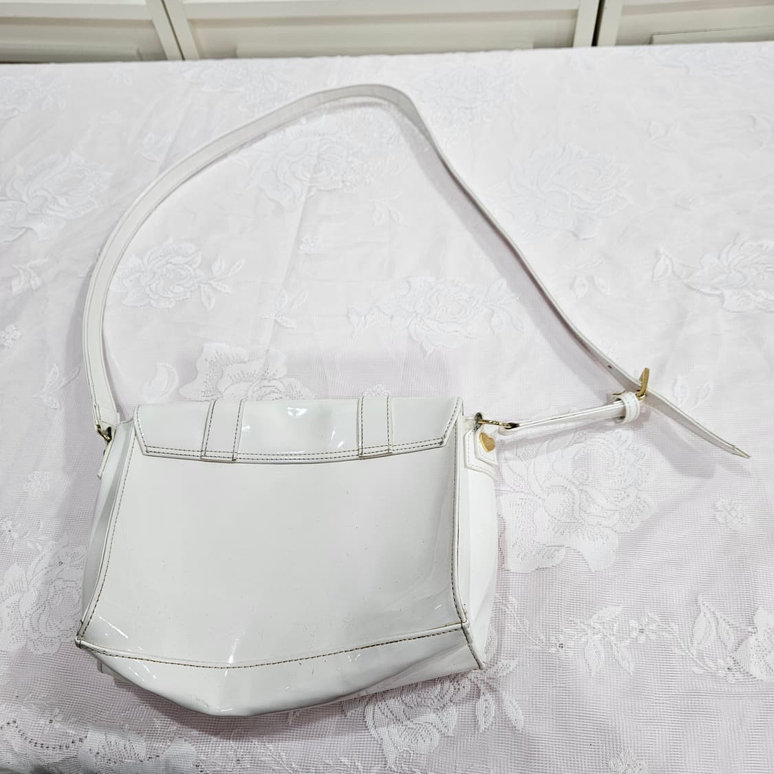 하트 버클 화이트 숄더백 상품이미지2