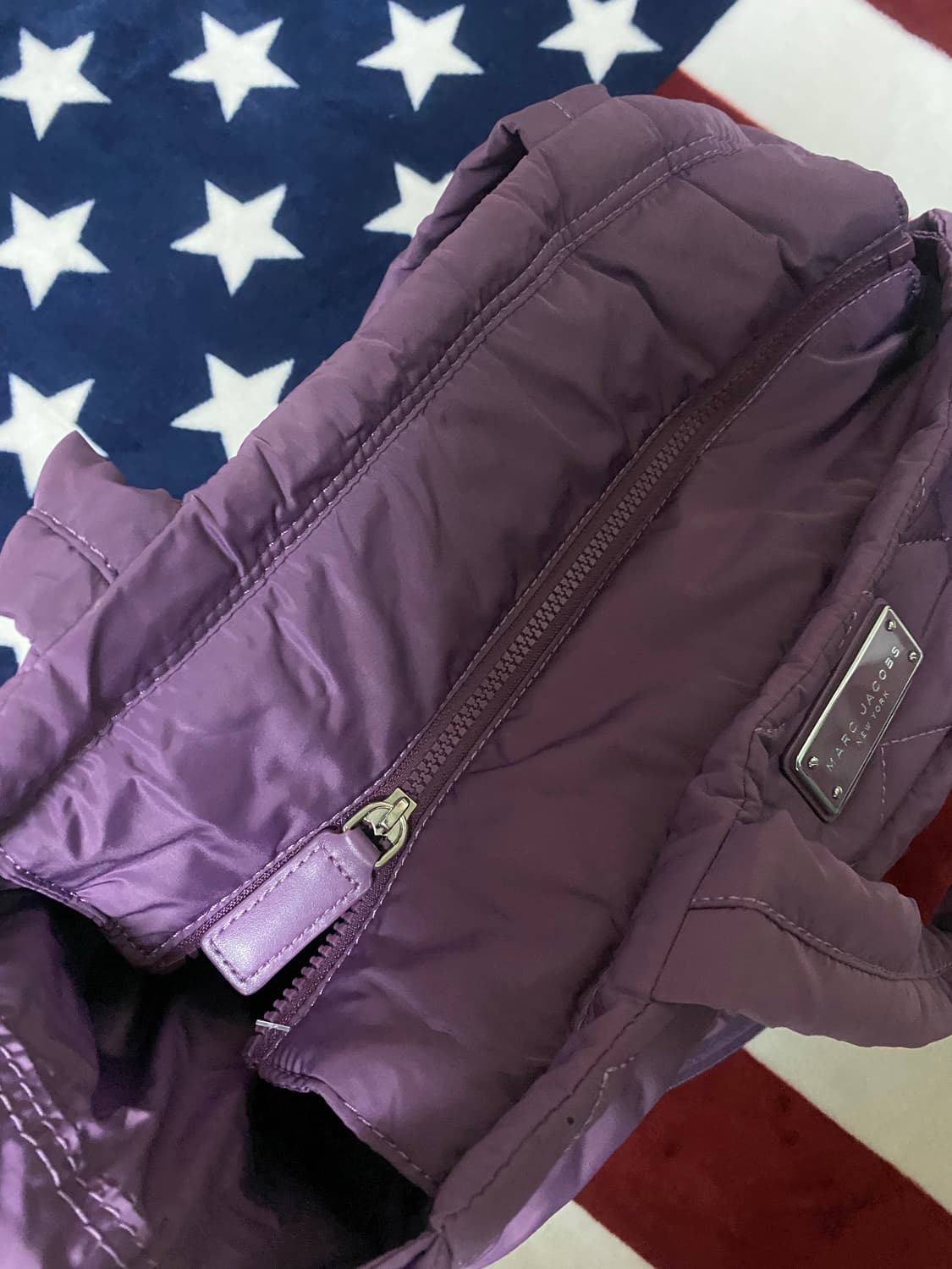 마크제이콥스 데일리 나일론 퀼티드 토트백 상품이미지7