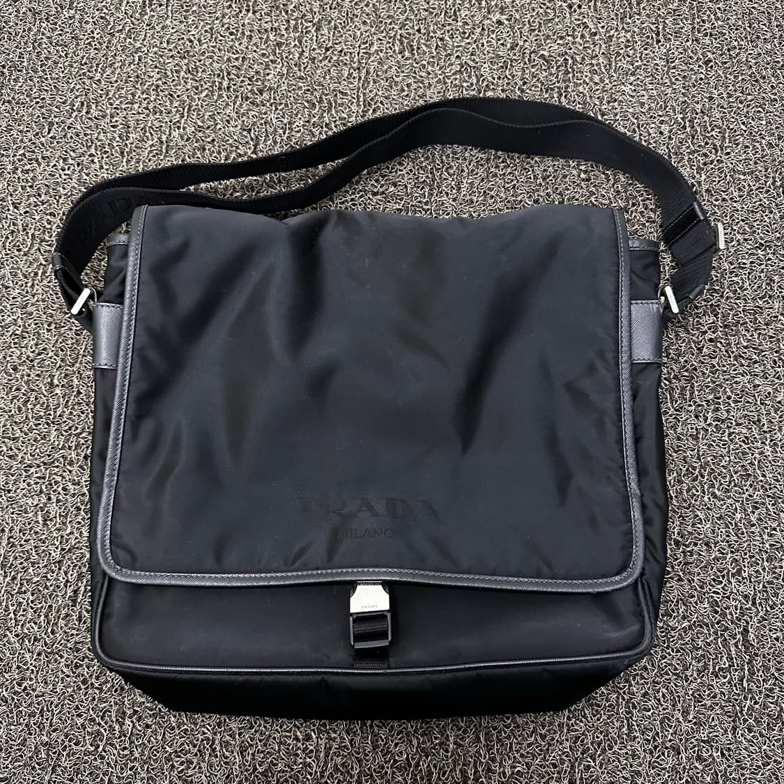 PRADA 프라다 메신저백 크로스백 가방 블랙 상품이미지1