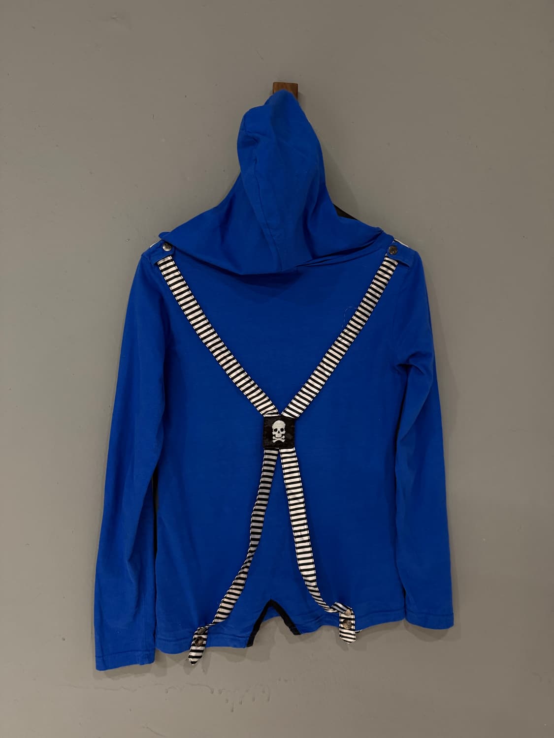 suspenders detail skull hood sleeve 상품이미지9