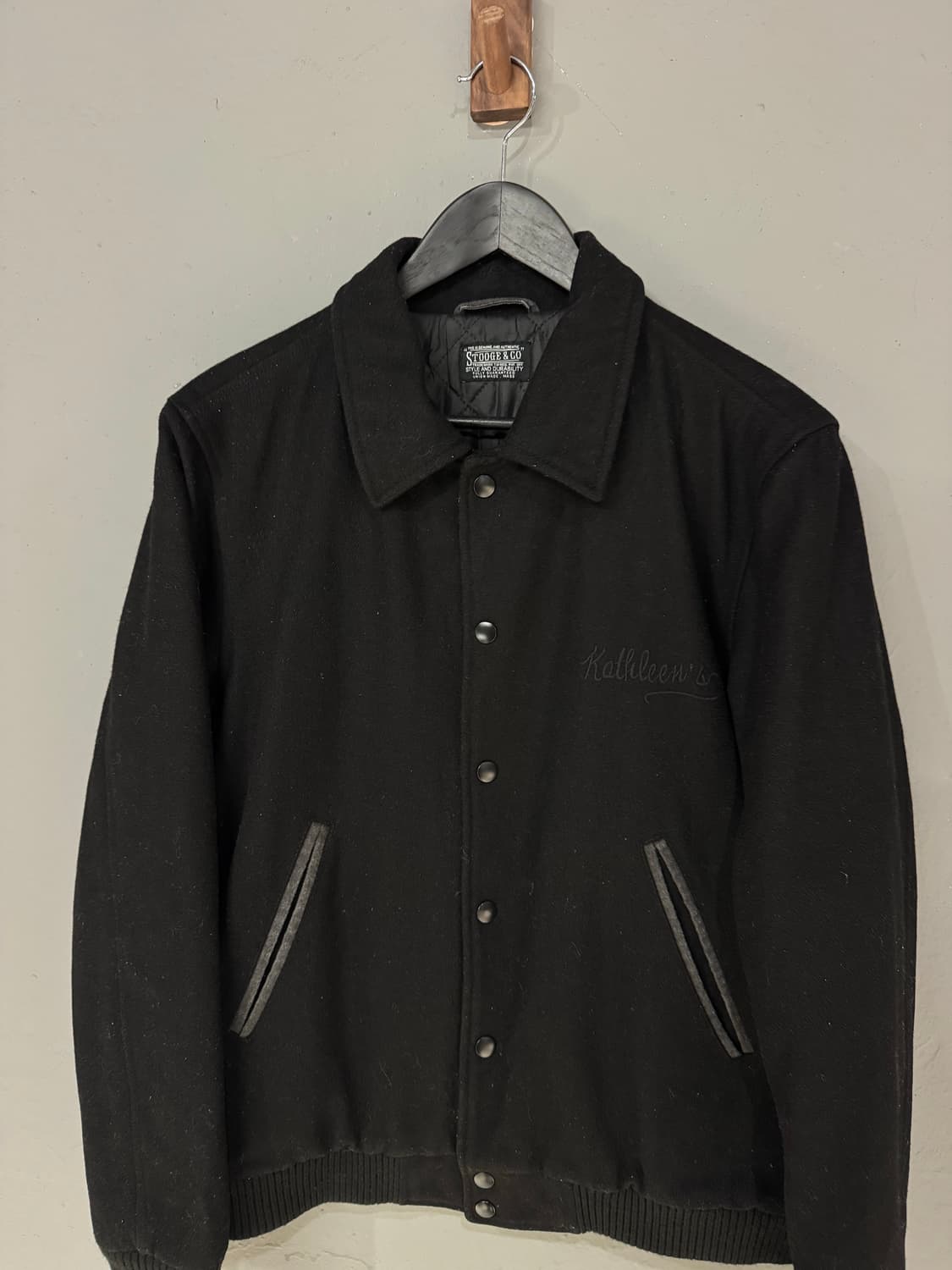 Stooge & Co 레터링 누빔 바시티자켓 상품이미지4