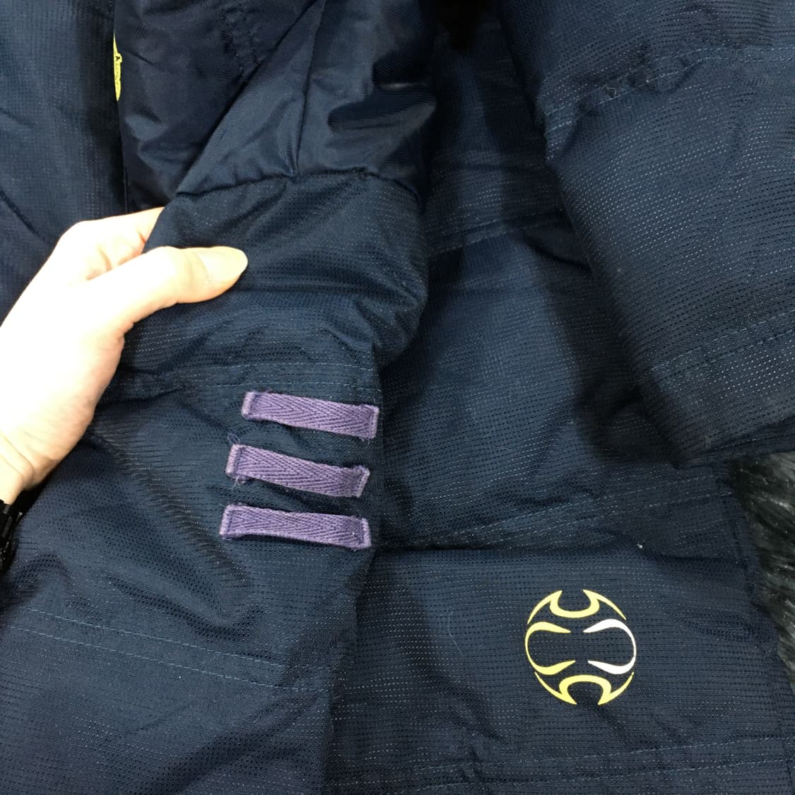 투티/0317 아디다스 레알 마드리드 네이비 패딩 축구팀 유니폼 상품이미지5