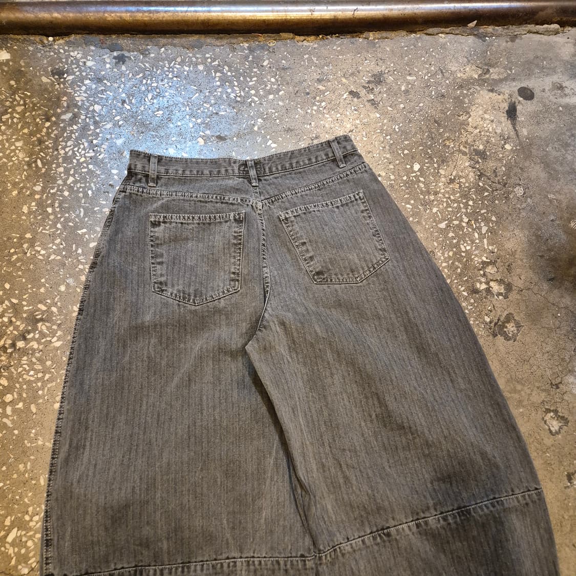 30인치 피그먼트워싱 헤링본패턴 벌룬핏 데님팬츠 상품이미지5