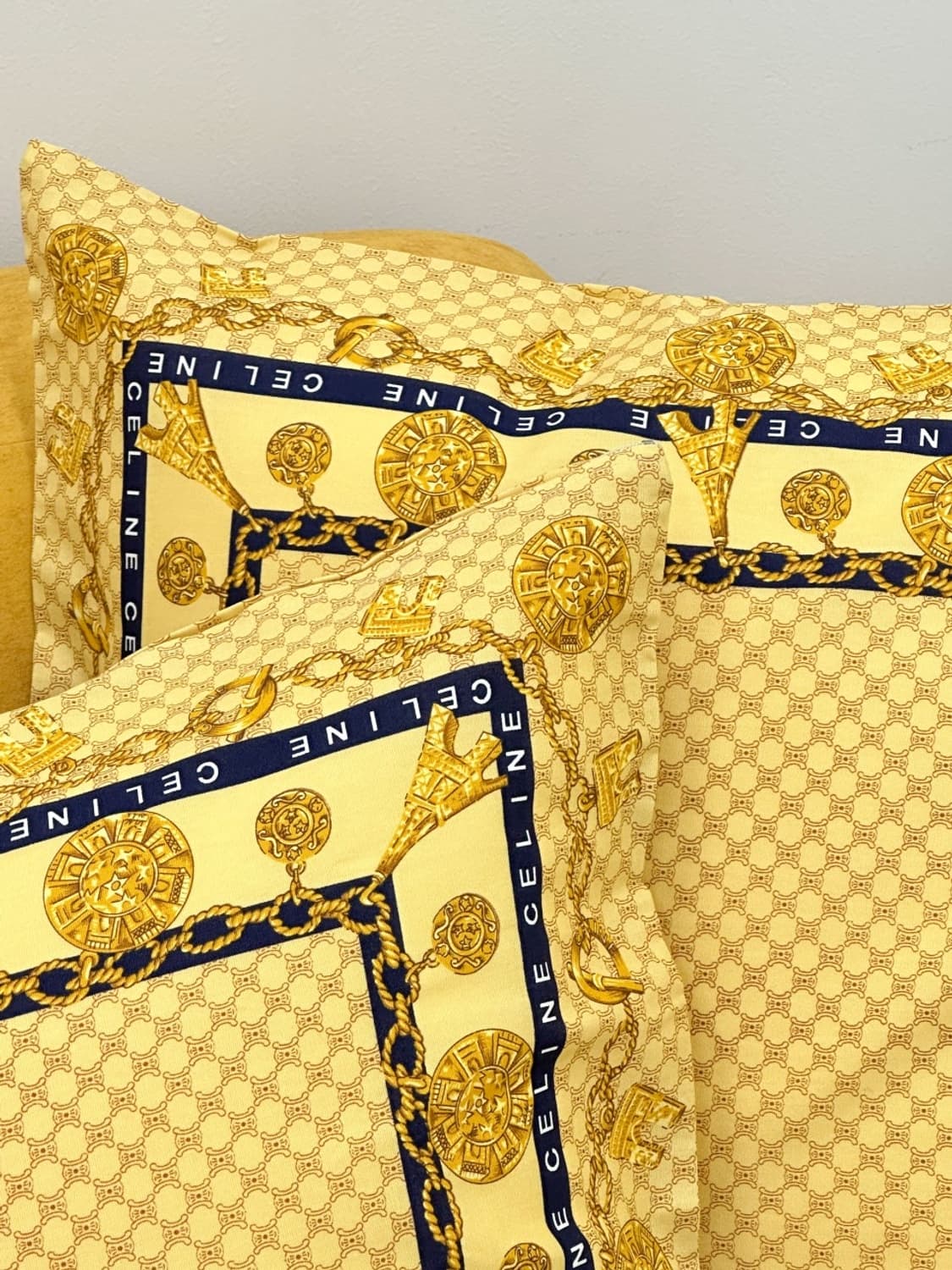 [새상품] celine / 셀린느 로고 쿠션 커버 세트  상품이미지6