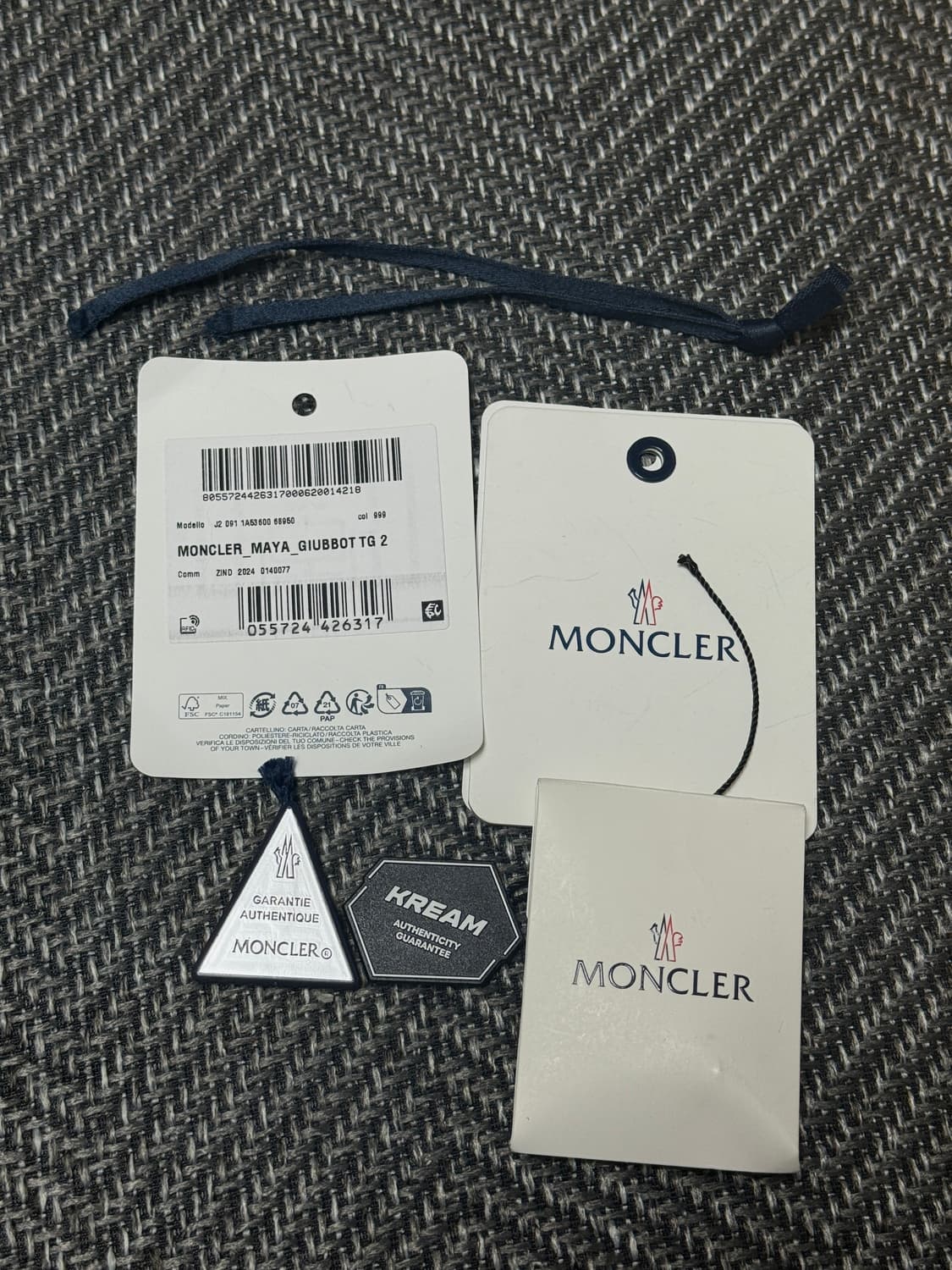 새상품/24fw(2) 몽클레어 마야 패딩 상품이미지4