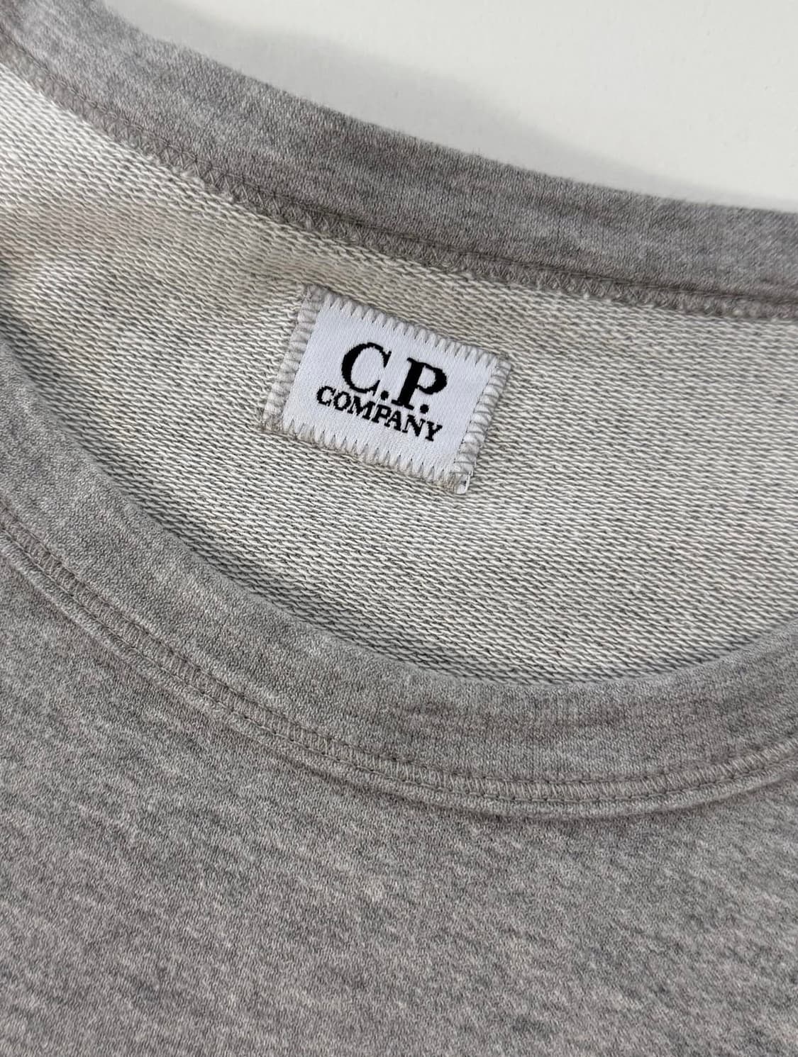 CP컴퍼니 렌즈 맨투맨 XL 상품이미지5