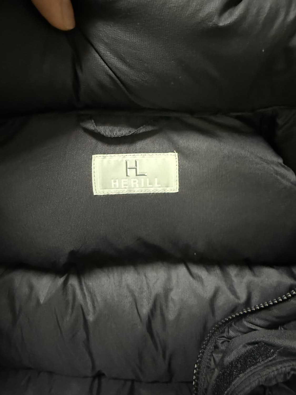 (1) Herill 헤릴 24fw 바디 아머 다운 베스트 패딩 상품이미지4