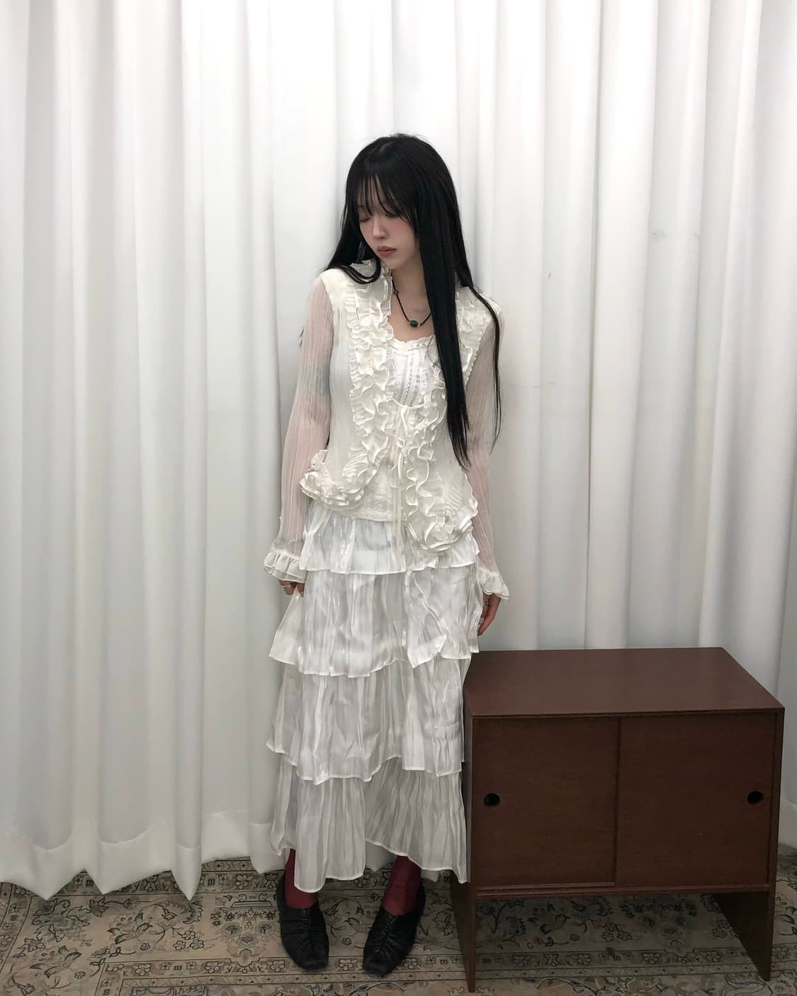 화이트 프릴 시스루 슬림핏 가디건 상품이미지3